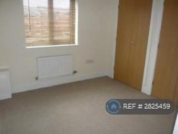 Apartment for rent in Farnworth - Equipped kitchen