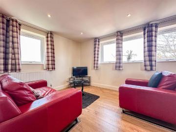 Cheltenham, Gloucestershire county, Southdowns