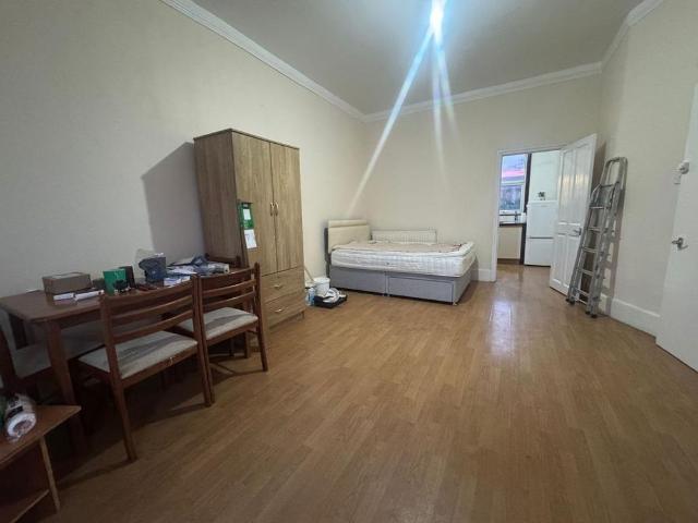 Studio to rent