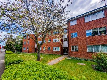 Merton Park, London, Greater London - Garden