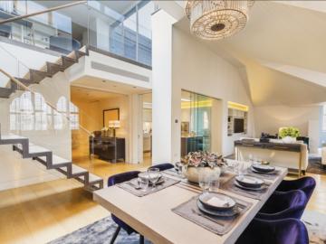 Mayfair, London, Greater London - Equipped kitchen