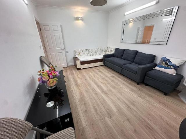 1 bedroom flat to rent