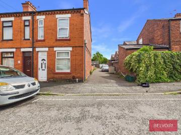Wrexham, Midlands - Equipped kitchen, Concierge