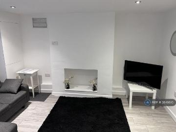 Apartment for rent in Brooklands - Garden