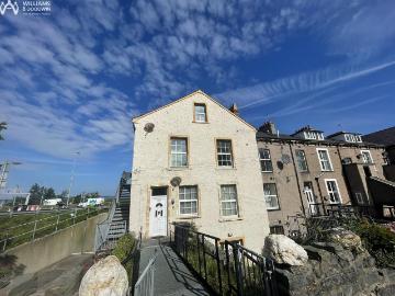 Conwy county, Wales - Parking, Heating