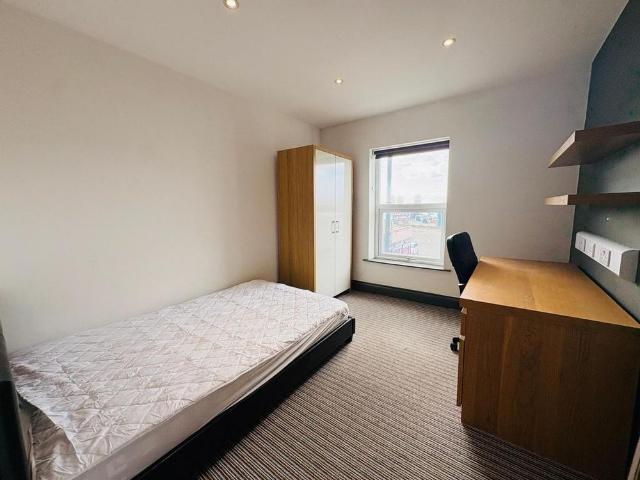 1 bedroom house of multiple occupation to rent