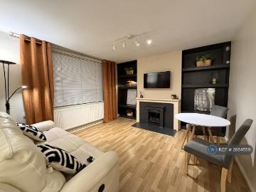 Hounslow, Greater London - Equipped kitchen