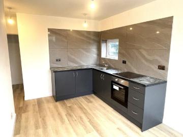 Apartment for rent in Farnworth - Equipped kitchen