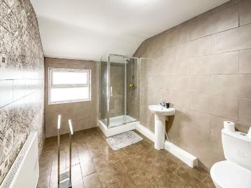 Dudley, West Midlands, Midlands - Equipped kitchen