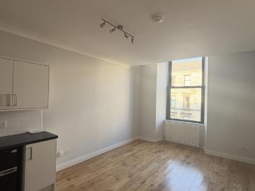 Glasgow, Glasgow and Clyde Valley - Equipped kitchen