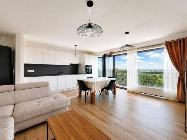 1 BEDROOM FLAT WITH TERRACE
