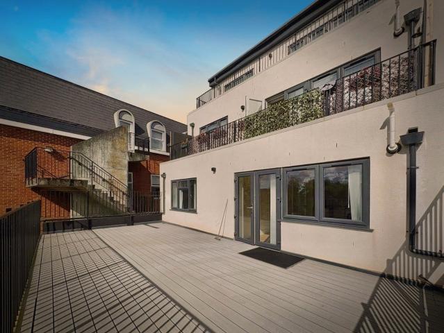 1 BEDROOM Flat / Apartment