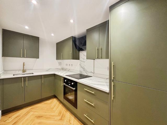 1 BEDROOM Flat / Apartment