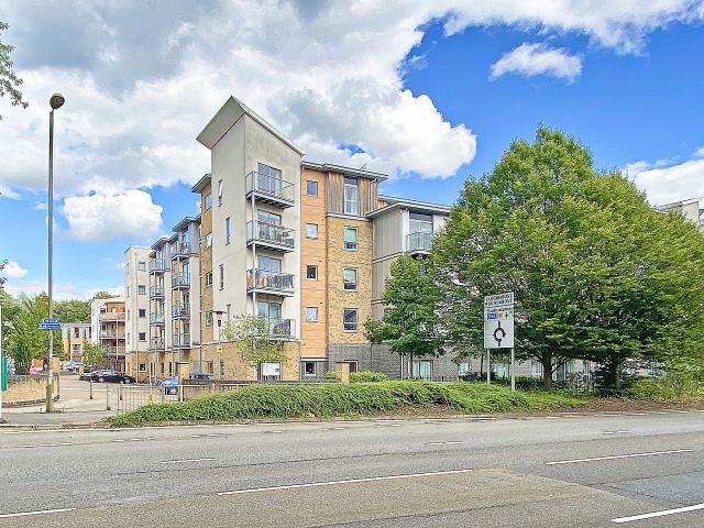 1 BEDROOM Flat / Apartment