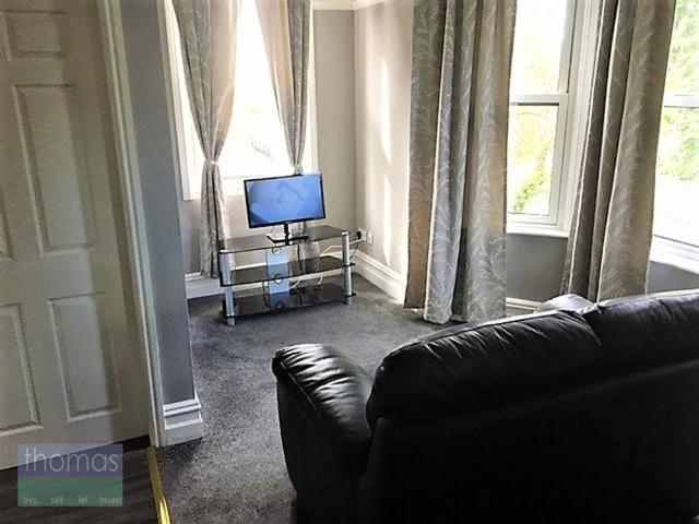1 Bedroom Flat, Chester