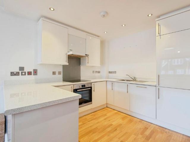 1 bedroom flat for sale