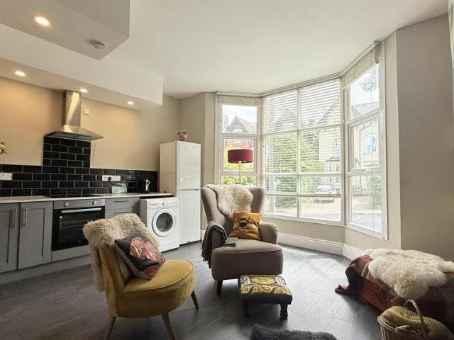 1 bedroom flat for sale
