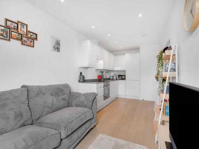 1 bedroom flat for sale