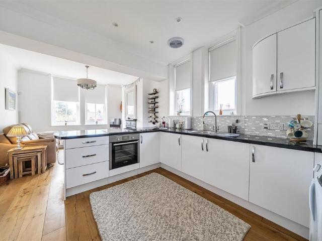 1 bedroom flat for sale