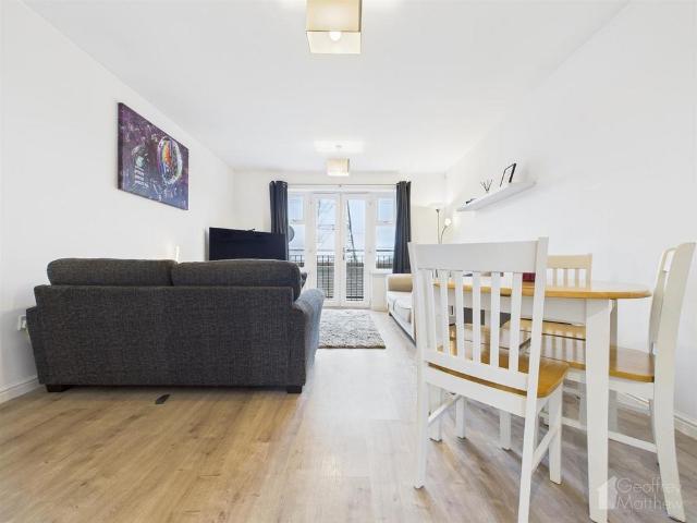 1 bedroom flat for sale