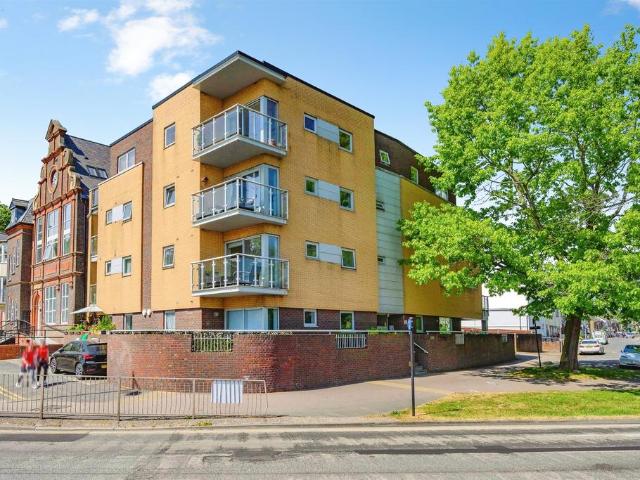 1 bedroom flat for sale