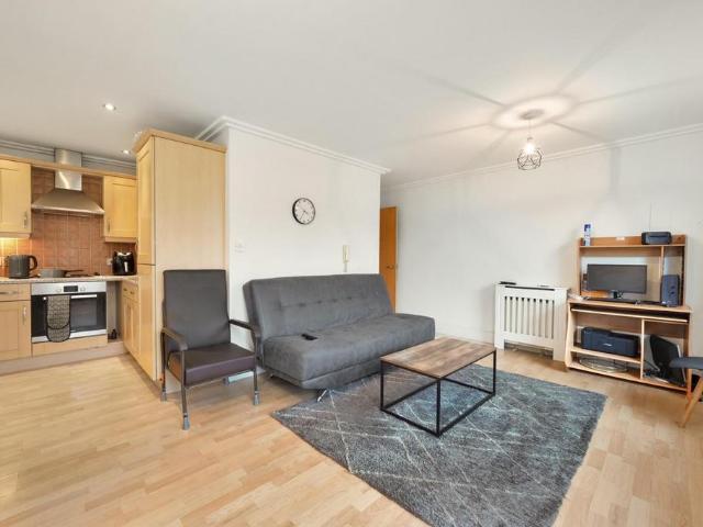 1 bedroom flat for sale