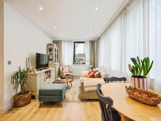 1 bedroom flat for sale