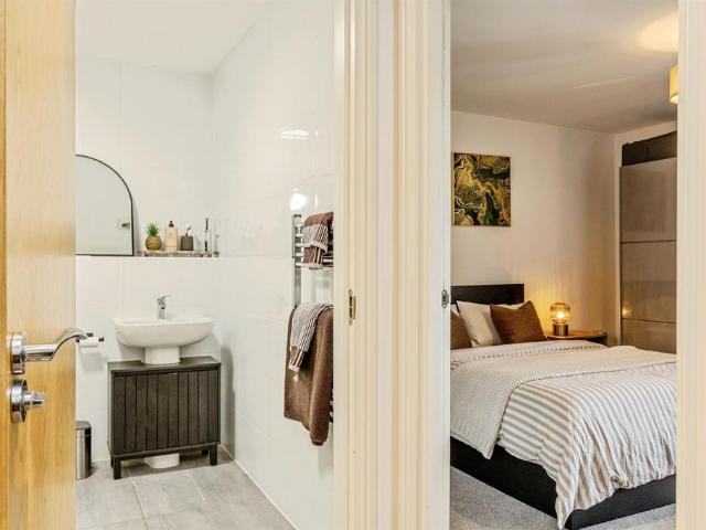 1 bedroom flat for sale