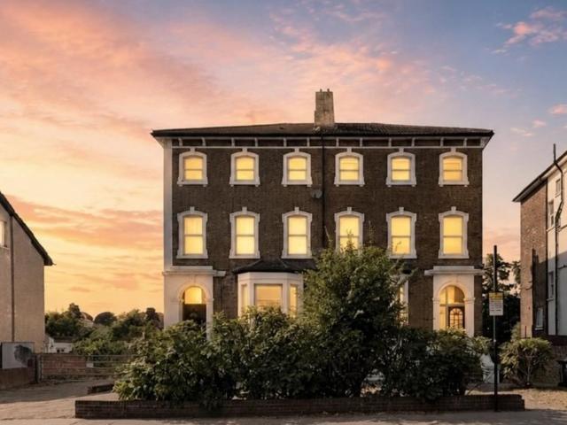 1 bedroom flat for sale