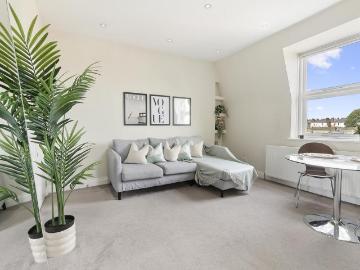 Wendell Park, London, Greater London - Equipped kitchen