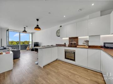 1 bedroom flat for sale