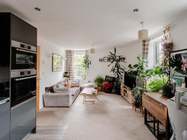 1 bedroom flat for sale