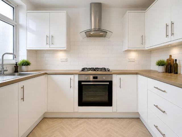 1 bedroom flat for sale