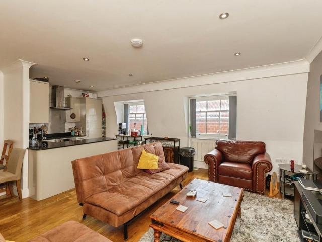1 bedroom flat for sale