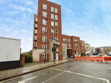 1 bedroom flat for sale