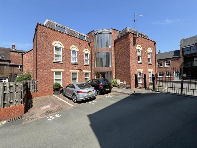 1 bedroom flat for sale