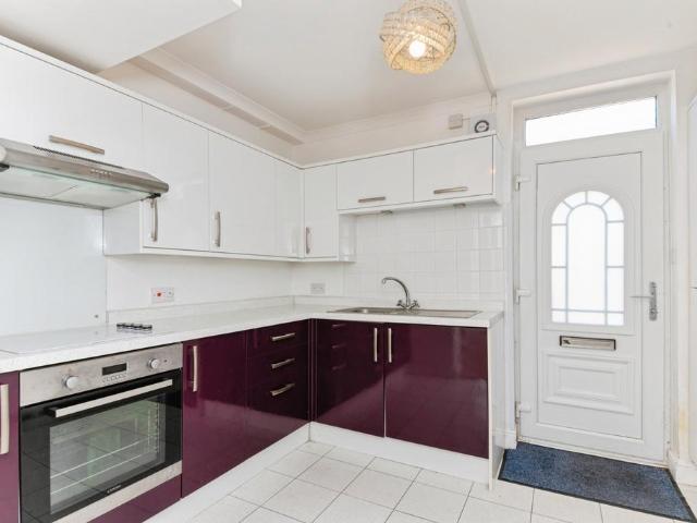 1 bedroom maisonette for sale