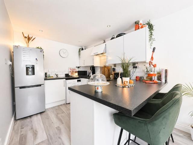 1 bedroom flat for sale