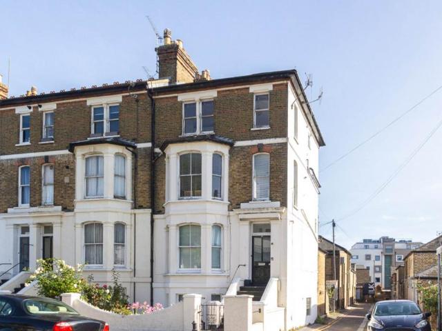 1 bedroom flat for sale