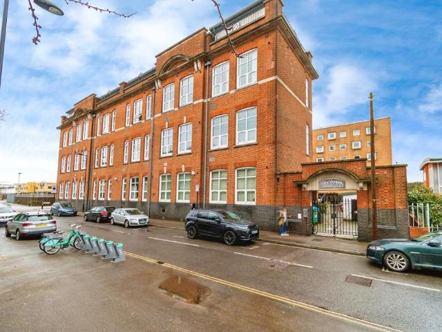 1 bedroom flat for sale