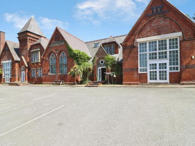 1 bedroom flat for sale