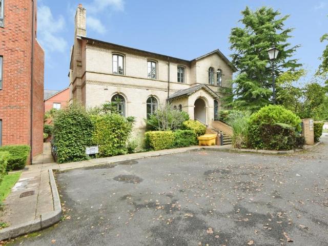 1 bedroom flat for sale
