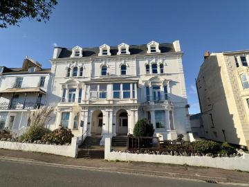 1 bedroom flat for sale