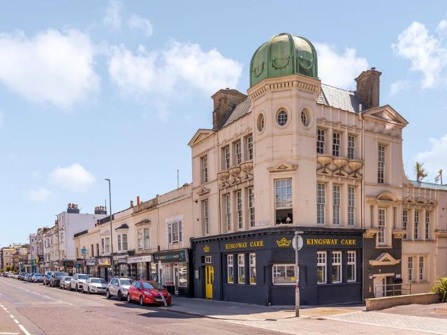1 bedroom flat for sale