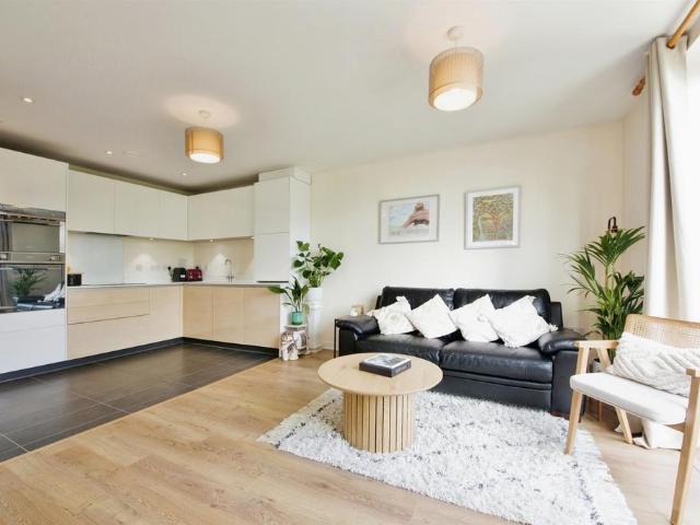 1 bedroom flat for sale