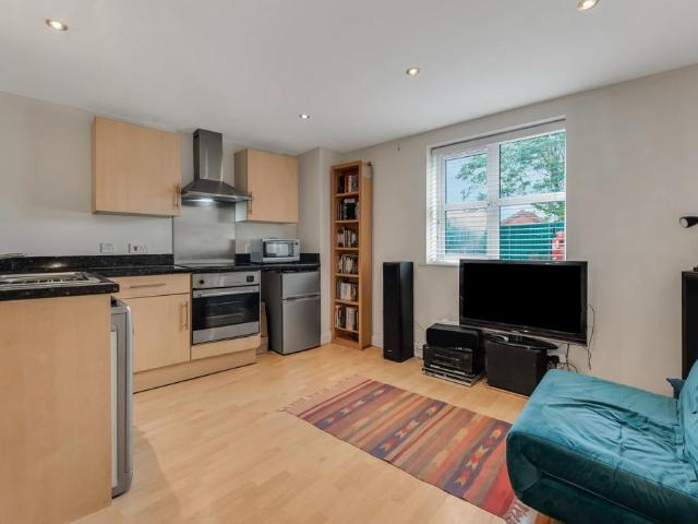 1 bedroom flat for sale