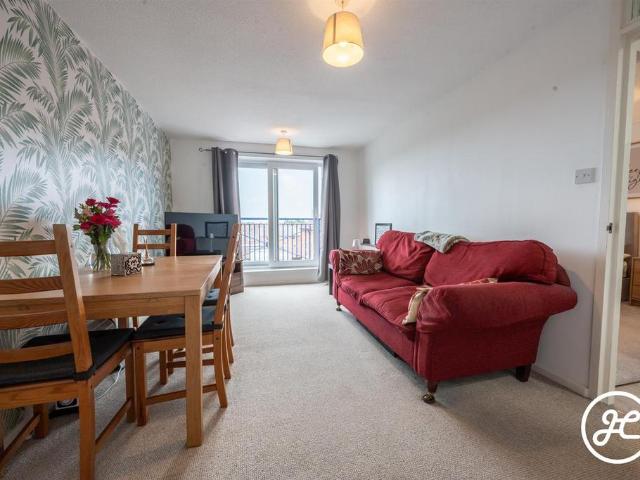 1 bedroom flat for sale