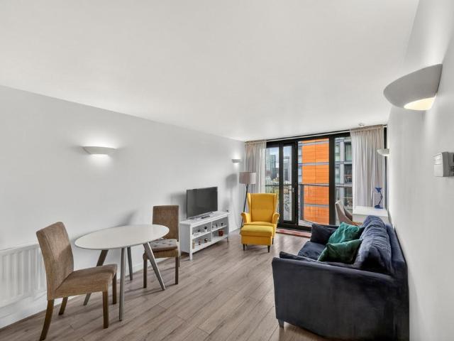 1 bedroom flat for sale