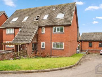 2 bedroom flat for sale