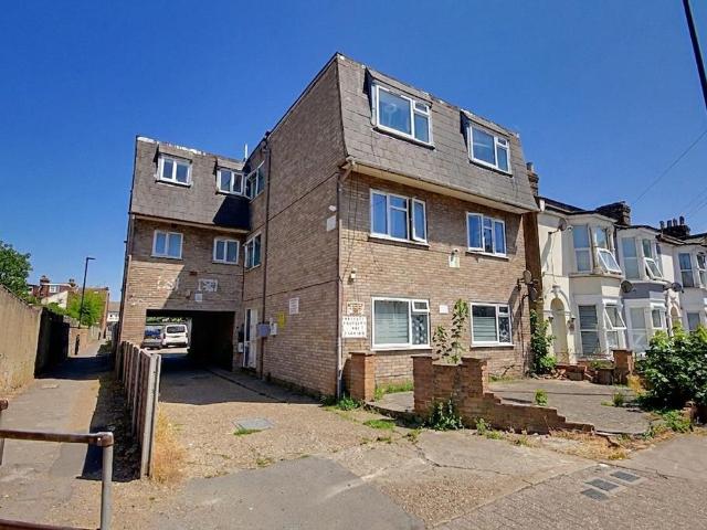 1 bedroom flat for sale